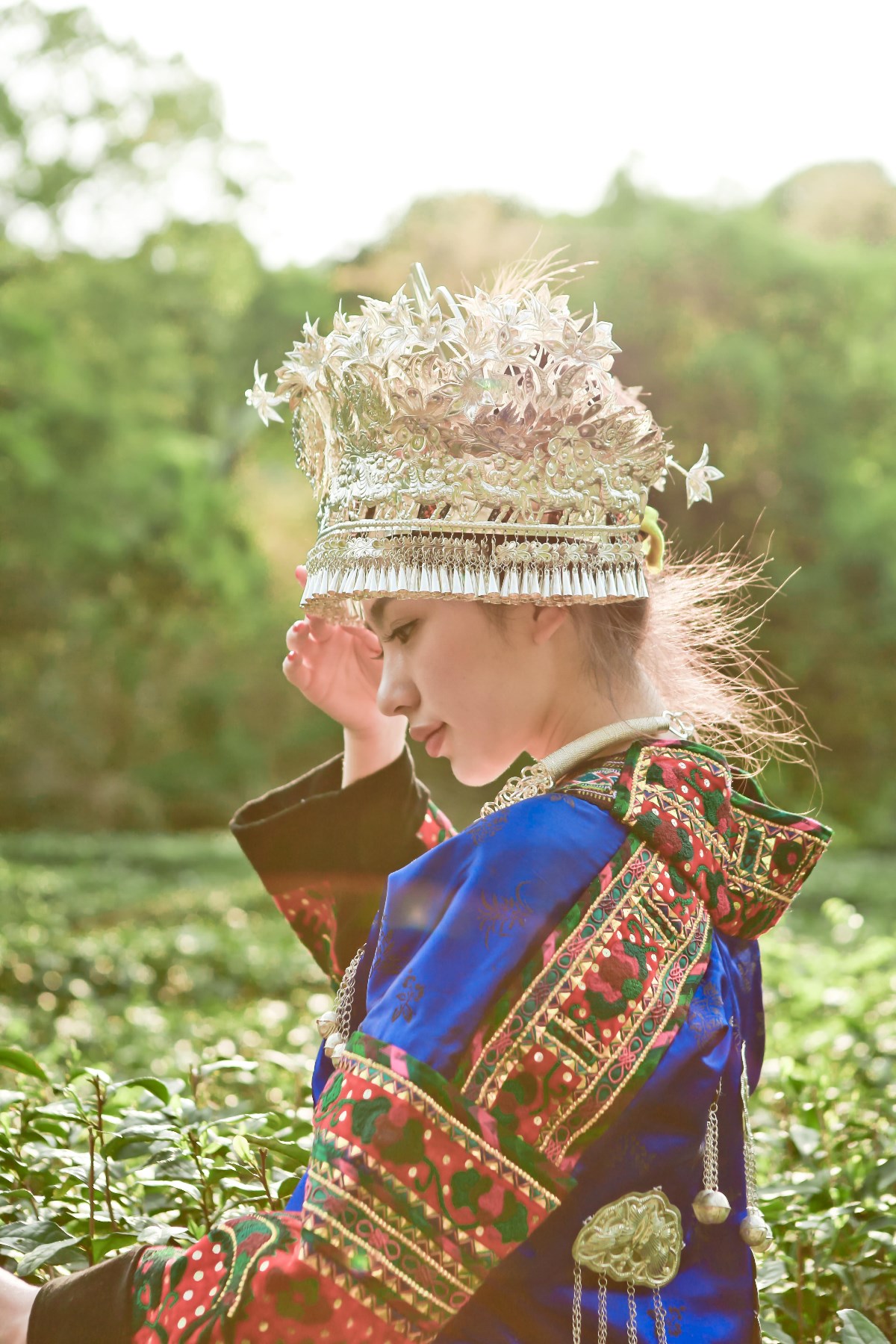 编辑推荐清水出芙蓉-苗族姑娘外拍