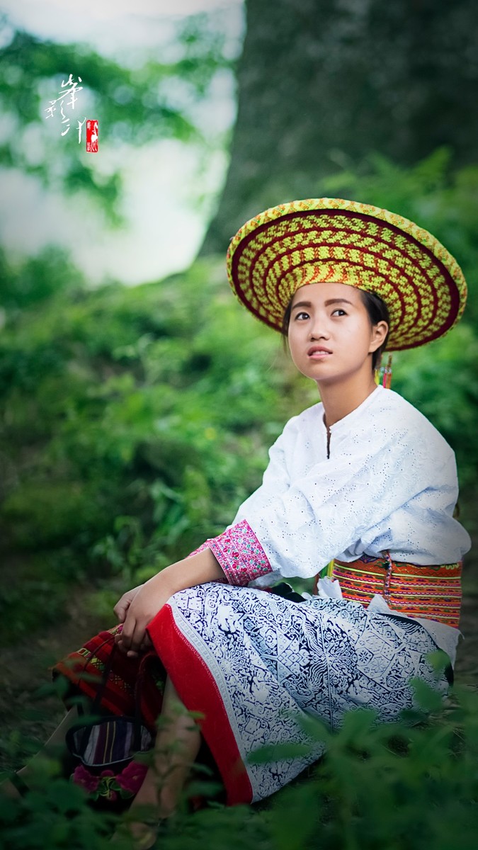 花瑶人家(人物为当地古村寨长大的美丽姑娘)