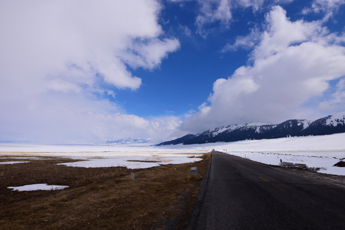 赛里木湖雪景