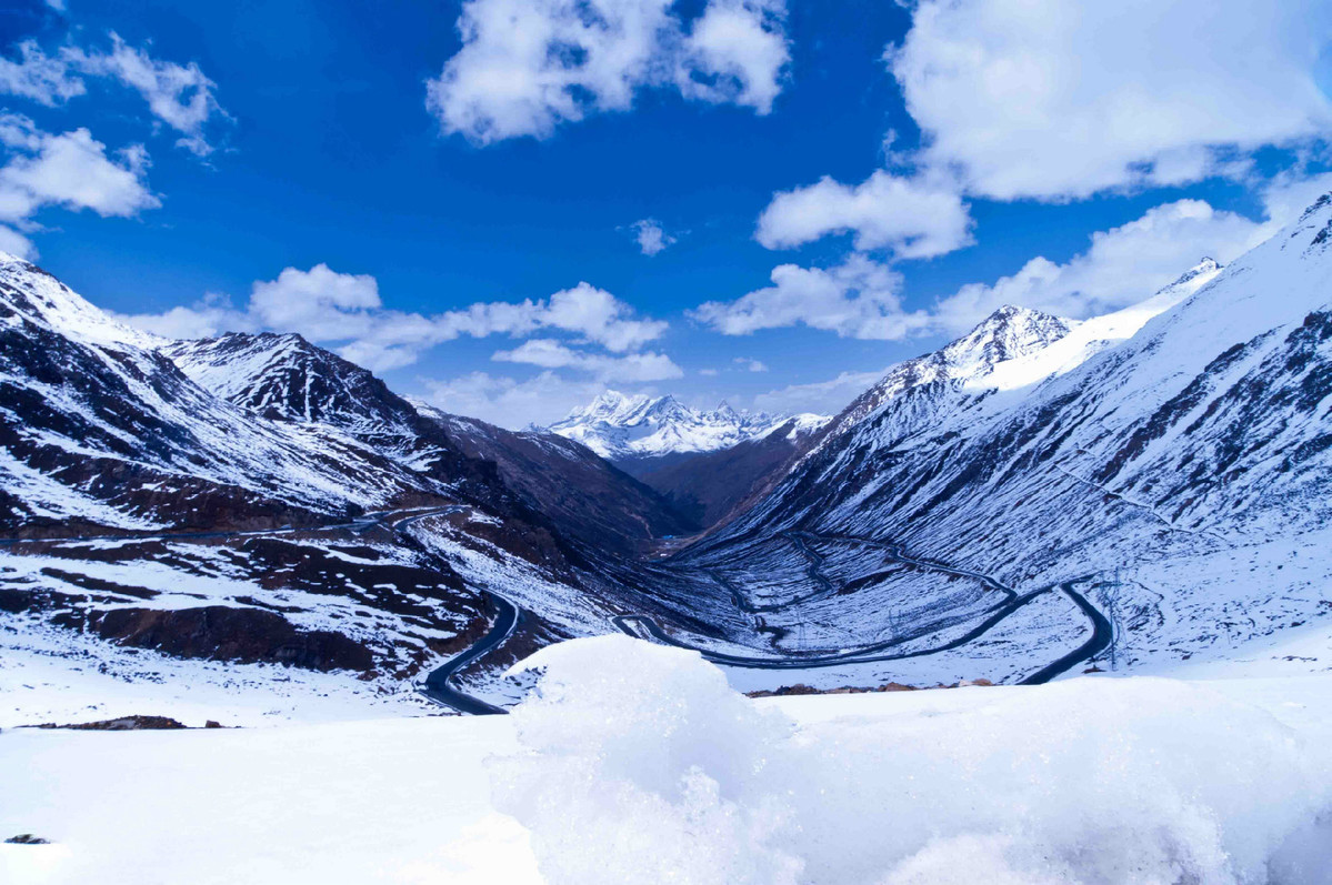 中国卧龙 巴郎山独特的自然景观