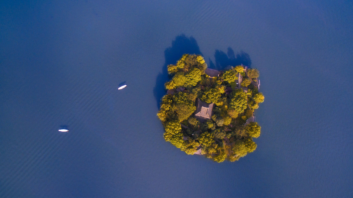 航拍西湖湖心岛