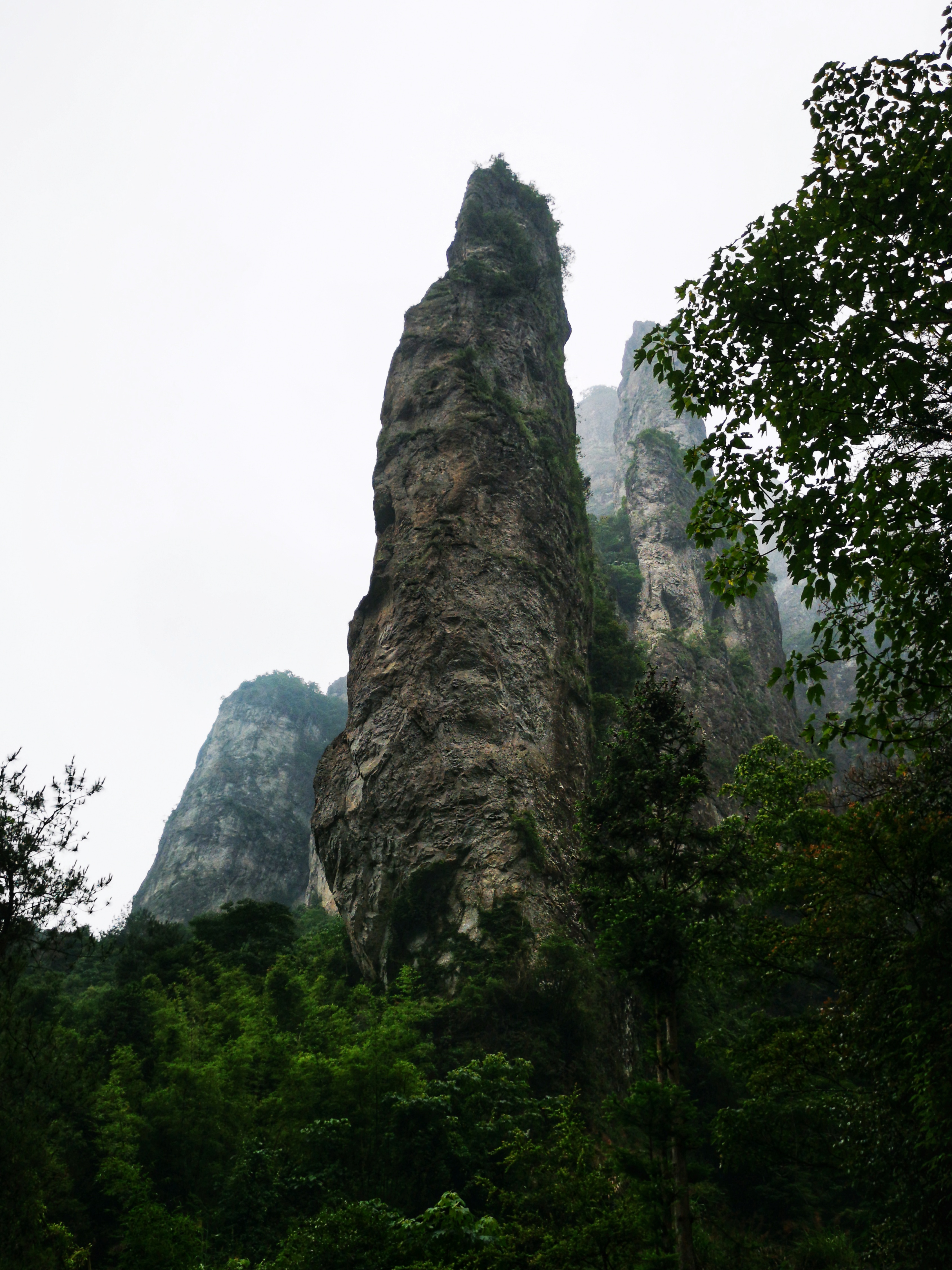 秀美楠溪江,壮丽永嘉十二峰