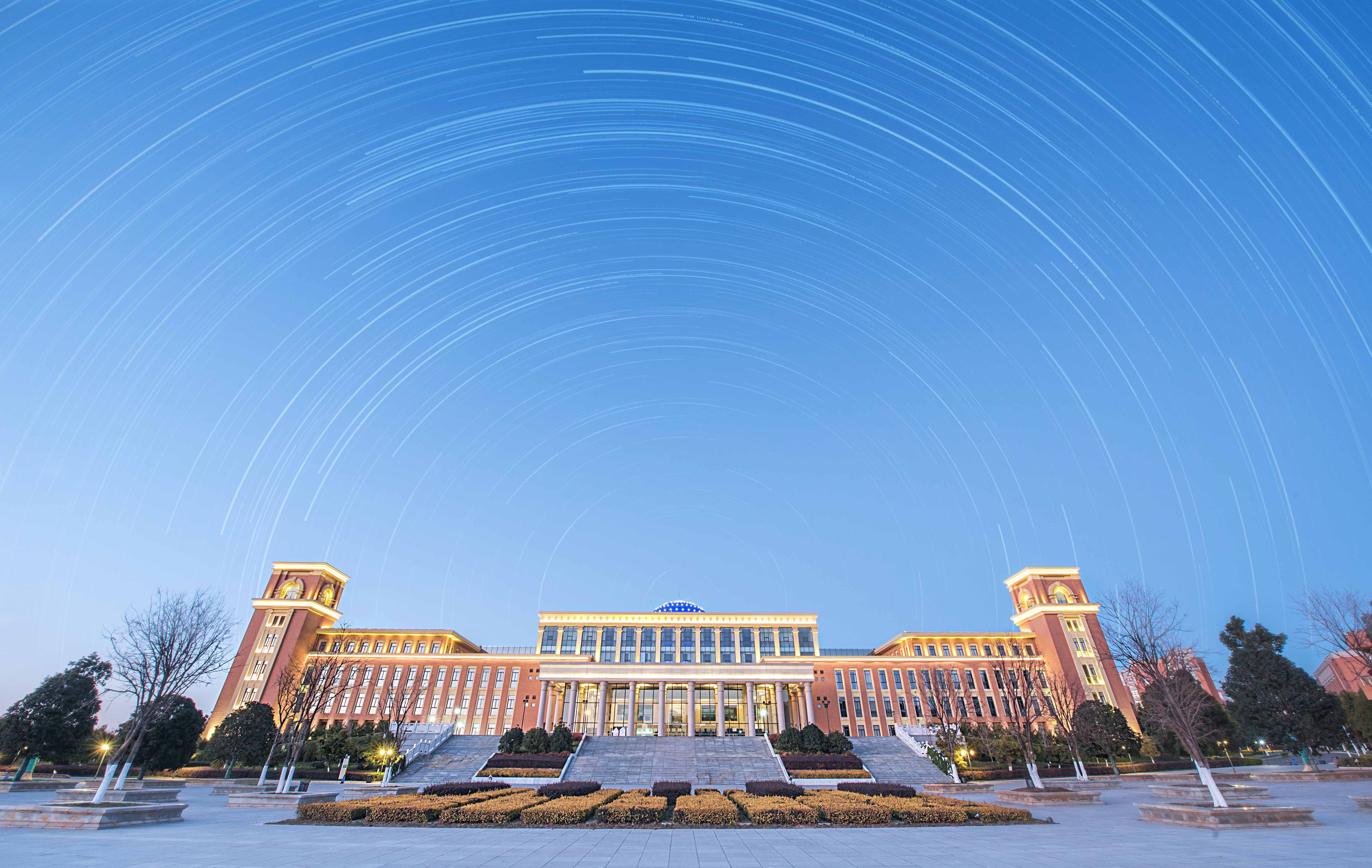 雲南大學圖書館_遊俠客攝影_攝影旅遊站