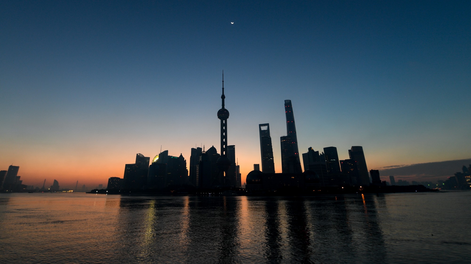 月下晨曦浦东初晓