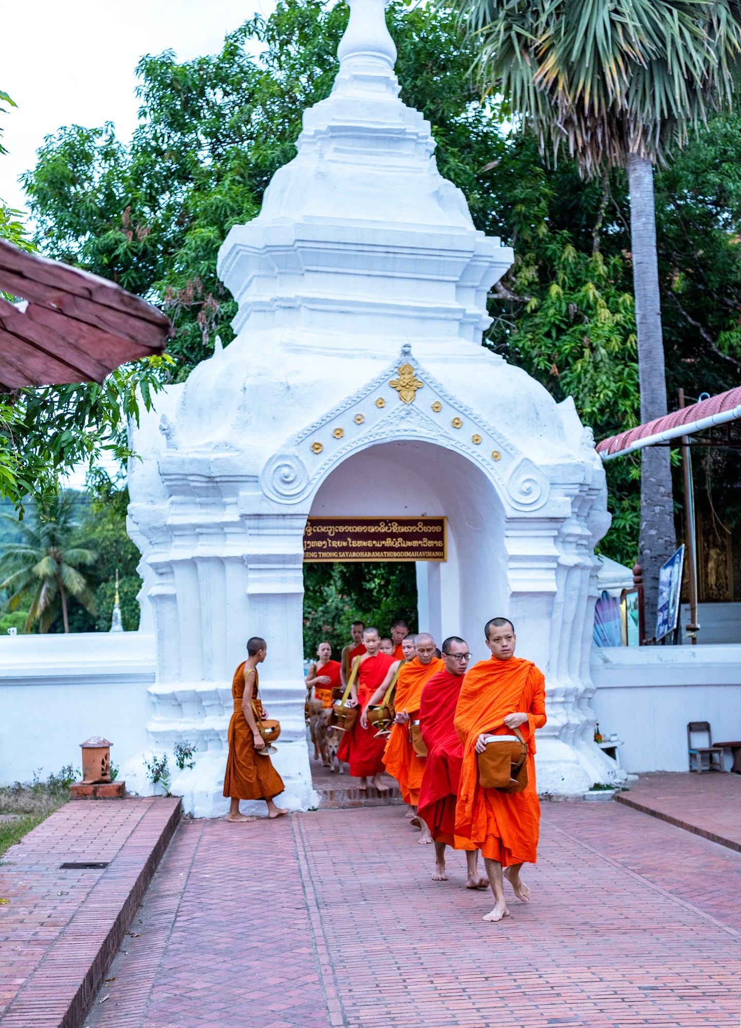 琅勃拉邦的布施