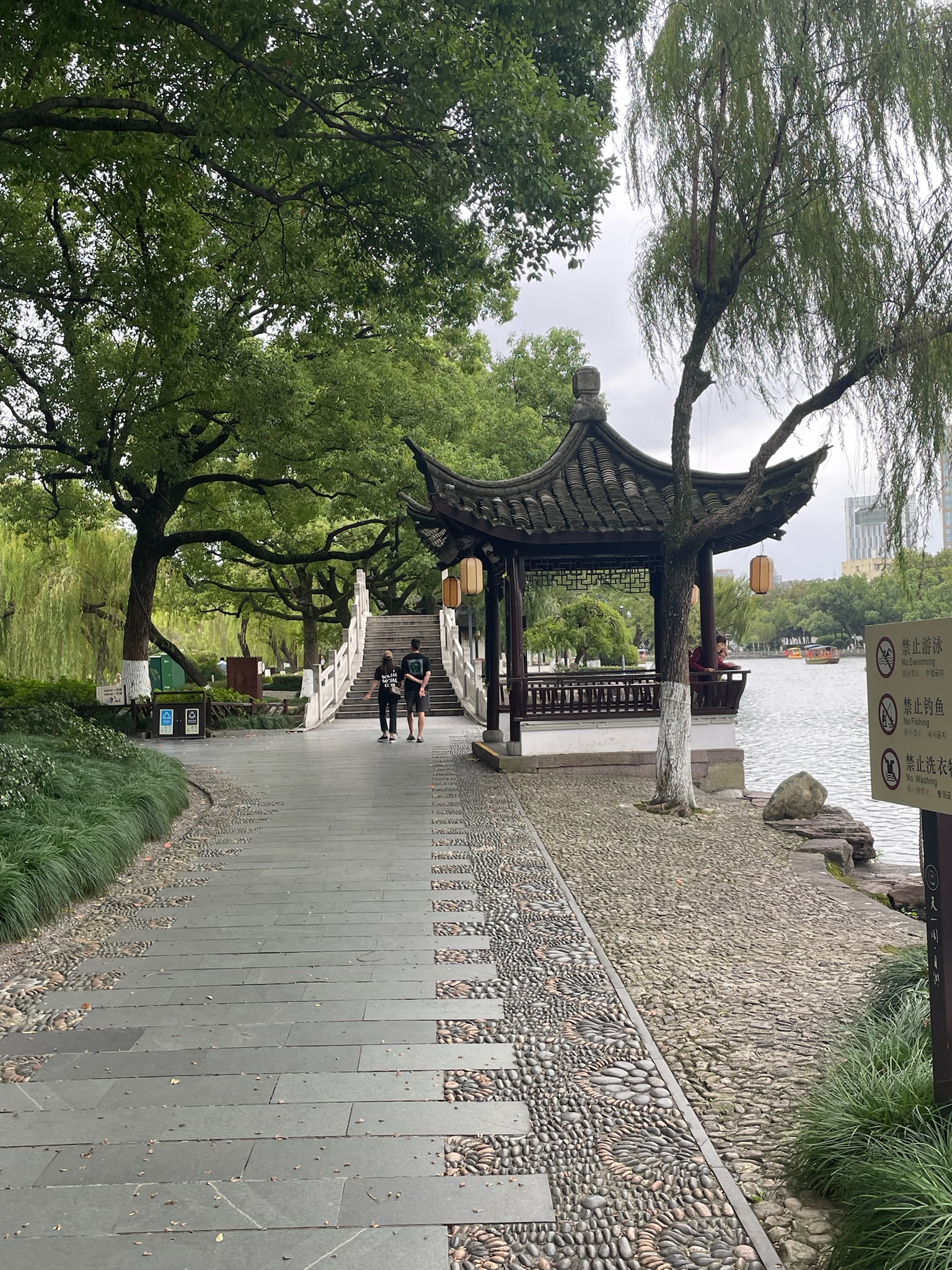 出去散散心